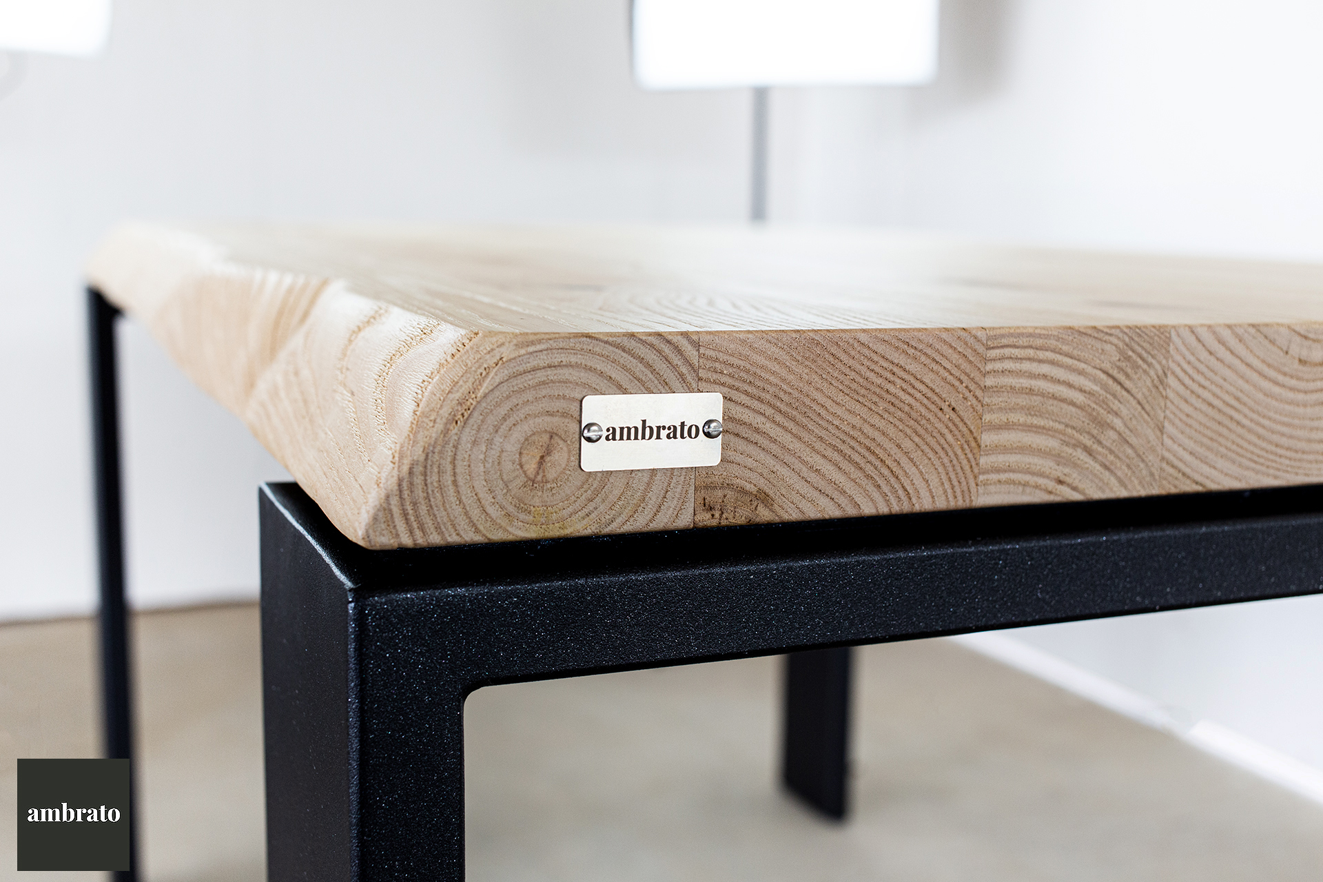 Tavolo in legno massello di castagno 140x90 mod.B02-U15 - ambrato